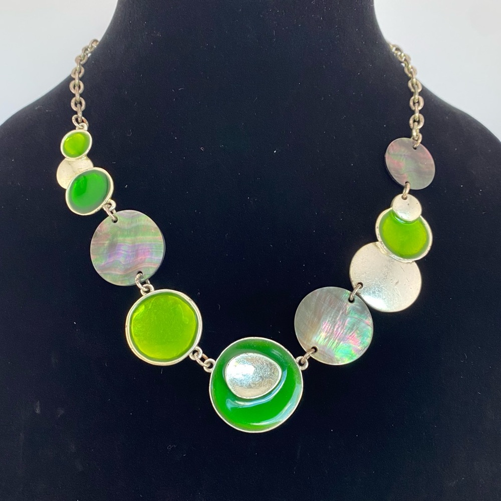 🇨🇦 Spoutnik Silver tone with green and silver colour metal pendants necklace